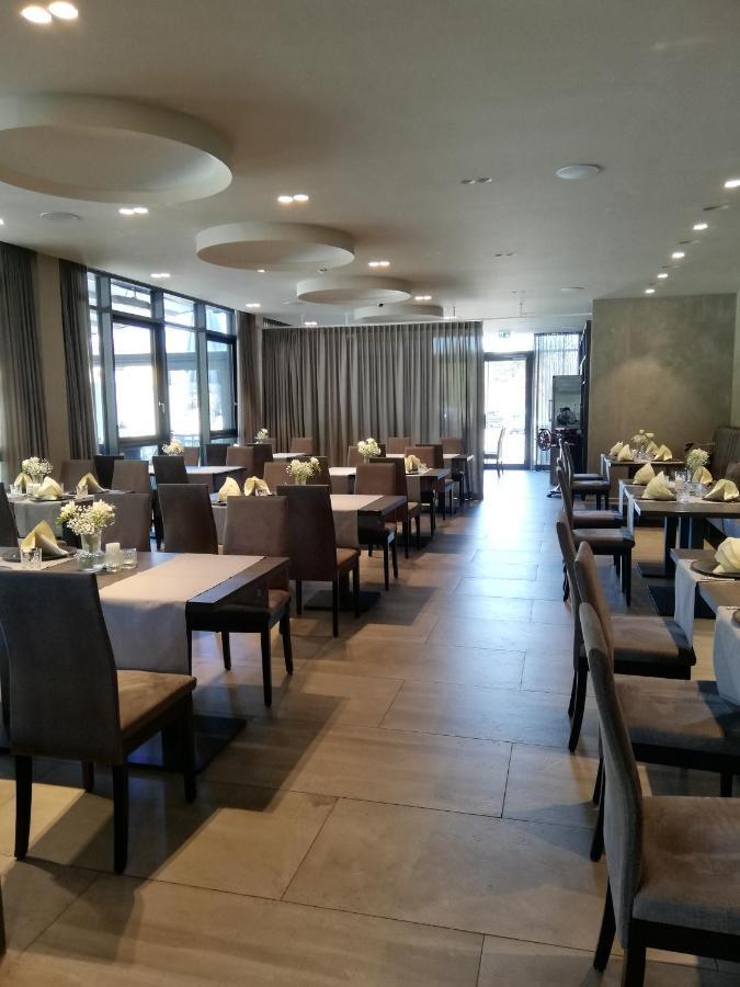 Hotel Eislinger Tor Айзлинген Экстерьер фото