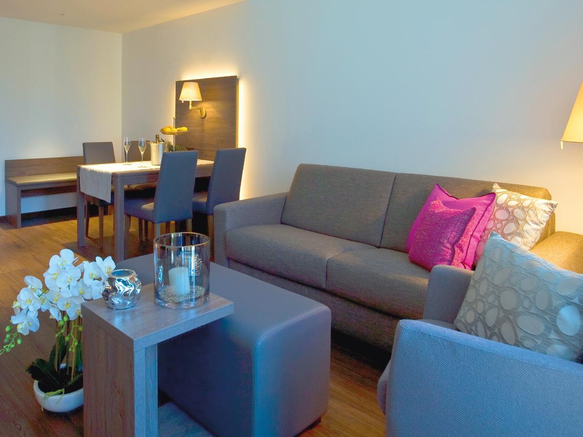 Hotel Eislinger Tor Айзлинген Экстерьер фото