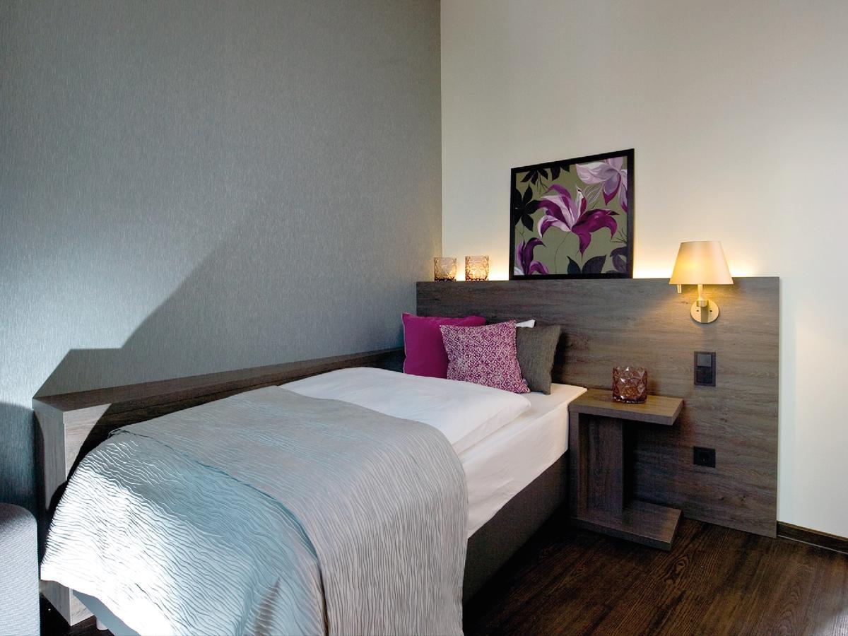 Hotel Eislinger Tor Айзлинген Экстерьер фото