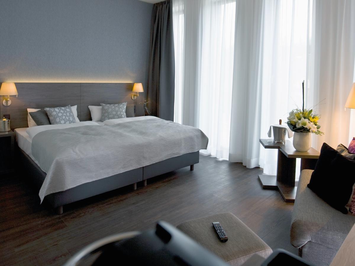 Hotel Eislinger Tor Айзлинген Экстерьер фото