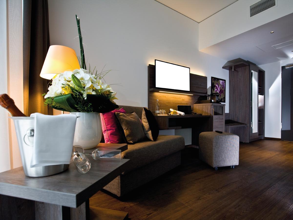 Hotel Eislinger Tor Айзлинген Экстерьер фото