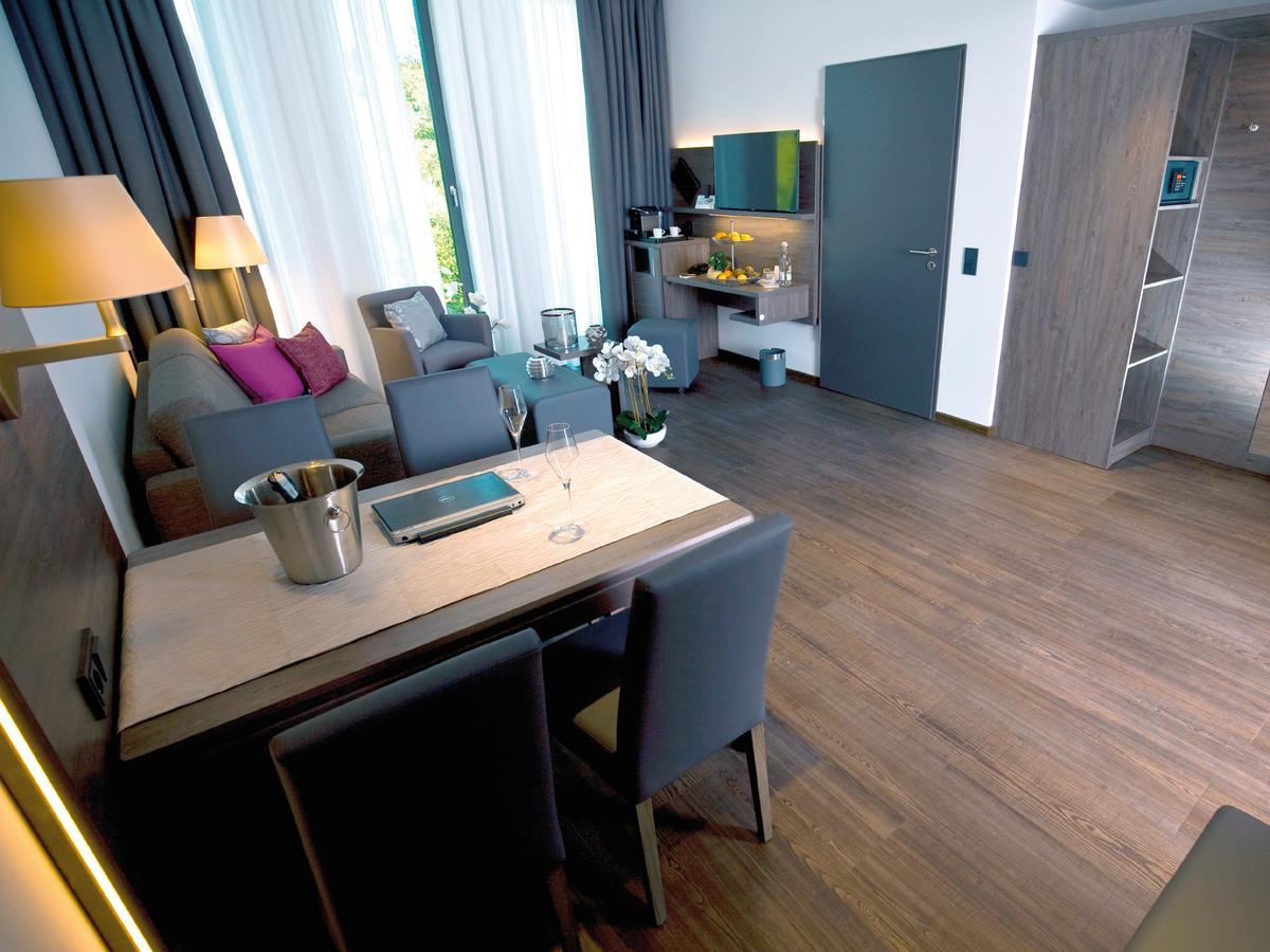 Hotel Eislinger Tor Айзлинген Экстерьер фото